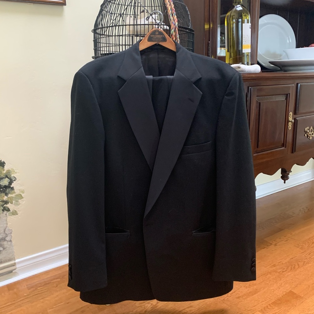 COPY - Tuxedo Men’s 46L Worn once .... literally once.